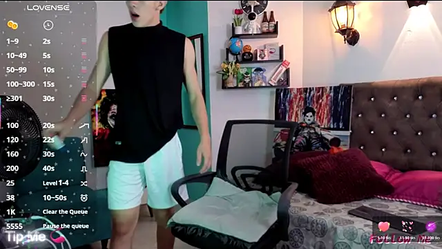 flowers18 online show from 4, 12, 2025