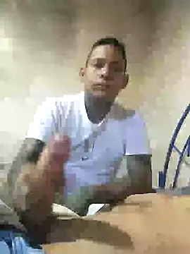 Snapshot of geroAguilar chatting on 5, 2, 2025 geroAguilar online show from 5, 2, 2025