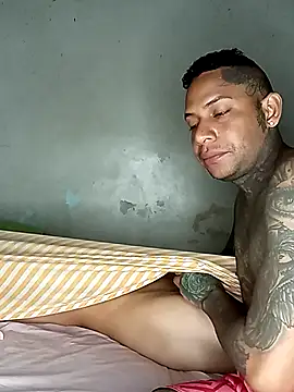 Snapshot of geroAguilar chatting on 19, 10, 2025 geroAguilar online show from 19, 10, 2025