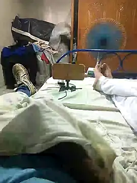 Snapshot of geroAguilar chatting on 1, 2, 2025 geroAguilar online show from 1, 2, 2025