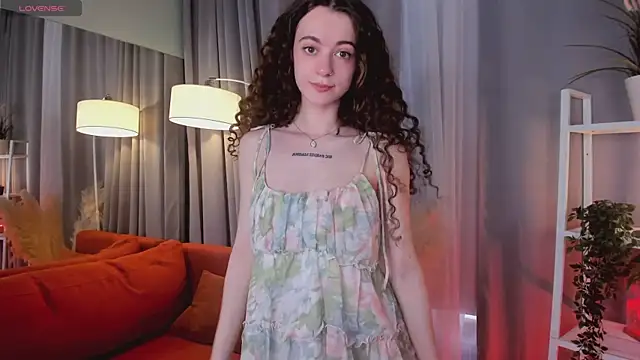 Curly Moon online show from 18, 7, 2026