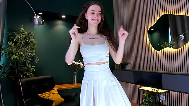 Curly Moon online show from 30, 6, 2026