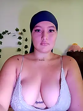 Celeste camila18 online show from 16, 10, 2025