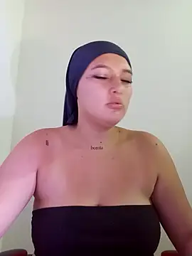 Celeste camila18 online show from 19, 9, 2025