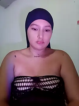 Celeste camila18 online show from 19, 10, 2025