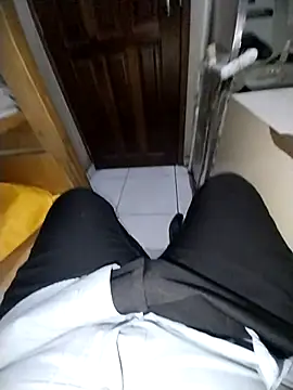 Snapshot of Whiper2024 chatting on 9, 10, 2025 Whiper2024 online show from 9, 10, 2025