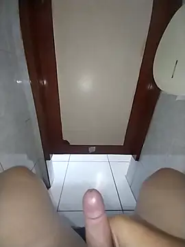 Snapshot of Whiper2024 chatting on 17, 10, 2025 Whiper2024 online show from 17, 10, 2025