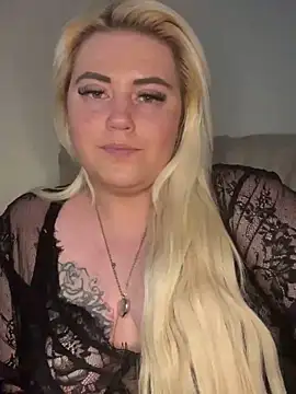 Snapshot of Blondiee3088 chatting on 7, 3, 2025 Blondiee3088 online show from 7, 3, 2025