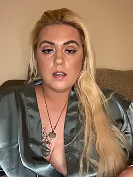 Snapshot of Blondiee3088 chatting on 18, 2, 2025 Blondiee3088 online show from 18, 2, 2025