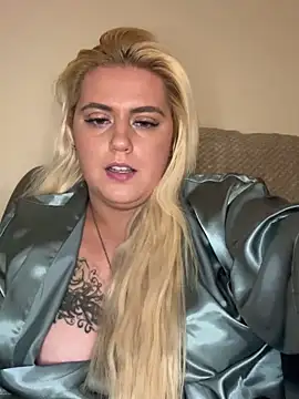 Snapshot of Blondiee3088 chatting on 19, 2, 2025 Blondiee3088 online show from 19, 2, 2025