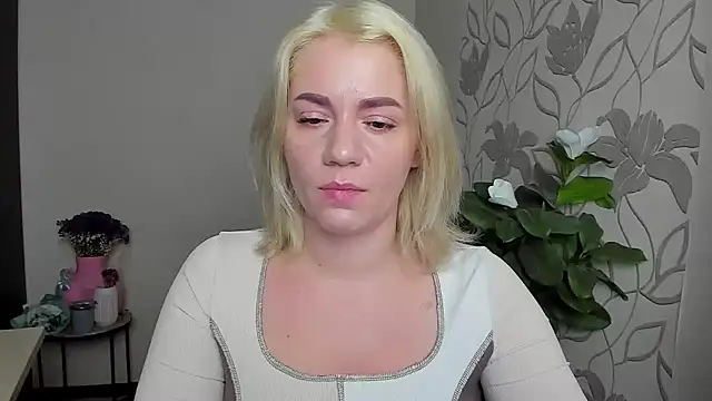 MariaSttone online show from 10, 11, 2025