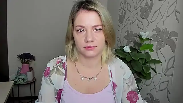 MariaSttone online show from 10, 10, 2025