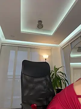 nicollefiorett online show from 6, 11, 2025