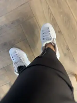 Snapshot of FeetVibe chatting on 31, 10, 2025 FeetVibe online show from 31, 10, 2025