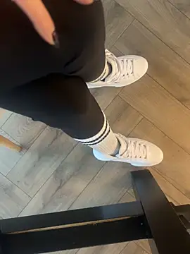 Snapshot of FeetVibe chatting on 20, 10, 2025 FeetVibe online show from 20, 10, 2025