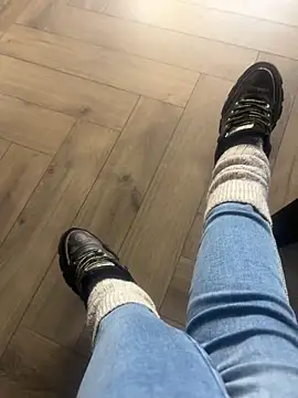 Snapshot of FeetVibe chatting on 15, 10, 2025 FeetVibe online show from 15, 10, 2025