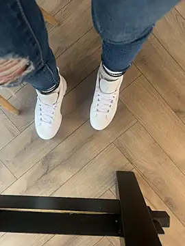 Snapshot of FeetVibe chatting on 19, 10, 2025 FeetVibe online show from 19, 10, 2025