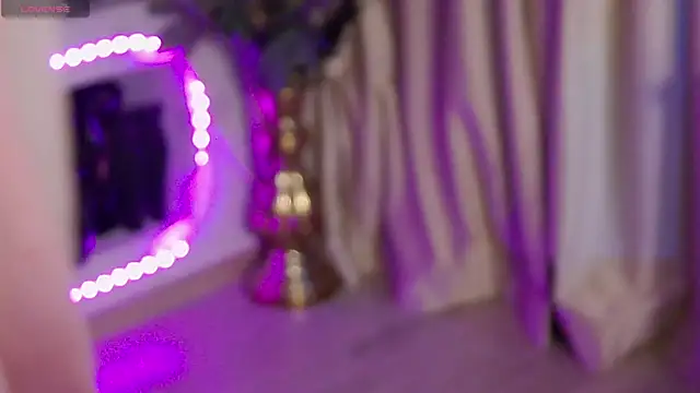 Snapshot of FeetVibe chatting on 3, 10, 2025 FeetVibe online show from 3, 10, 2025