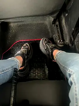 Snapshot of FeetVibe chatting on 10, 10, 2025 FeetVibe online show from 10, 10, 2025