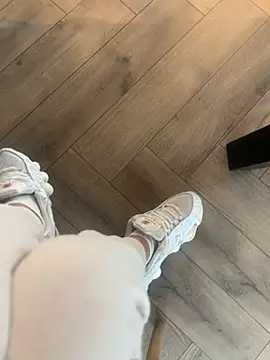 Snapshot of FeetVibe chatting on 18, 10, 2025 FeetVibe online show from 18, 10, 2025