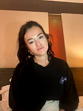 English-Chloe96 online show from 13, 10, 2025