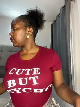 Snapshot of prettiepearl chatting on 27, 6, 2026 prettiepearl online show from 27, 6, 2026