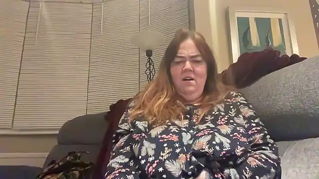 curvy-milf-abbie online show from 18, 2, 2026