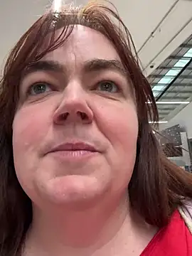 curvy-milf-abbie online show from 5, 12, 2024