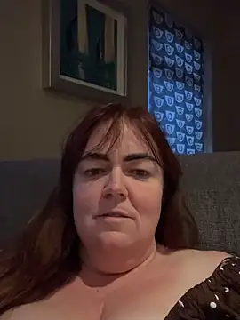 curvy-milf-abbie online show from 1, 11, 2025