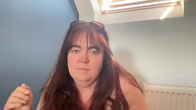 curvy-milf-abbie online show from 26, 5, 2026
