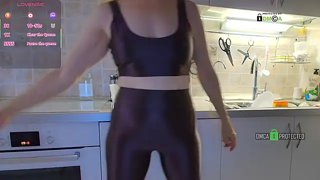 MilfeaN online show from 25, 11, 2025