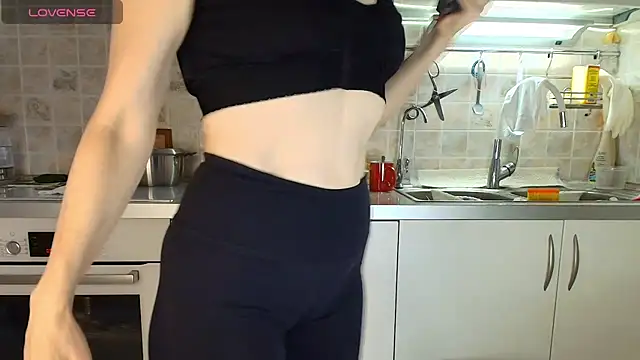 MilfeaN online show from 18, 9, 2025