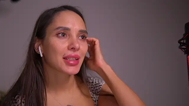 Mila May  online show from 29, 1, 2025