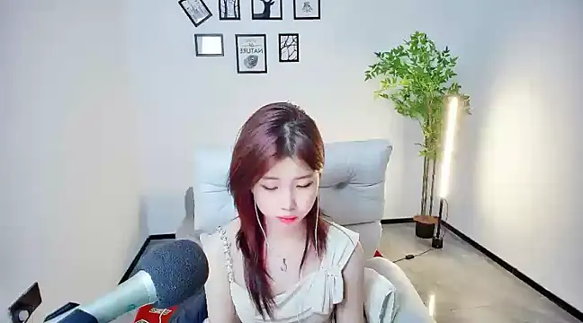 Snapshot of YYBAOBEI chatting on 5, 12, 2024 YYBAOBEI online show from 5, 12, 2024