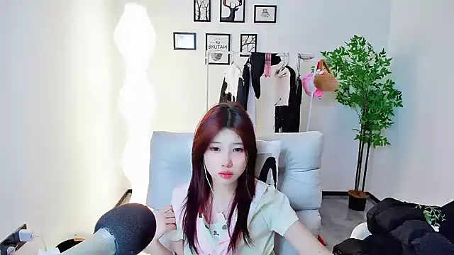 Snapshot of YYBAOBEI chatting on 22, 12, 2024 YYBAOBEI online show from 22, 12, 2024