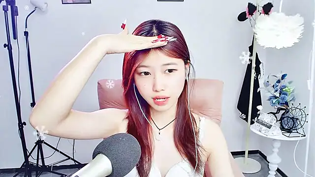 Snapshot of YYBAOBEI chatting on 4, 1, 2025 YYBAOBEI online show from 4, 1, 2025