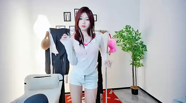 Snapshot of YYBAOBEI chatting on 27, 12, 2024 YYBAOBEI online show from 27, 12, 2024