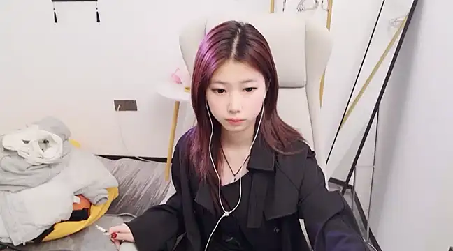 Snapshot of YYBAOBEI chatting on 2, 1, 2025 YYBAOBEI online show from 2, 1, 2025