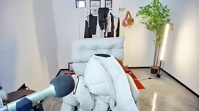 Snapshot of YYBAOBEI chatting on 10, 12, 2024 YYBAOBEI online show from 10, 12, 2024