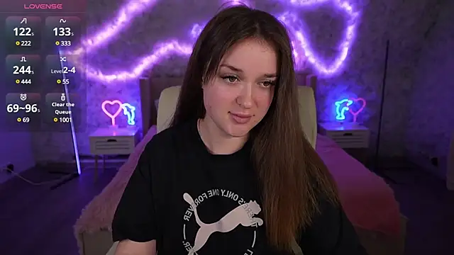 DonnaLustt online show from 5, 3, 2025