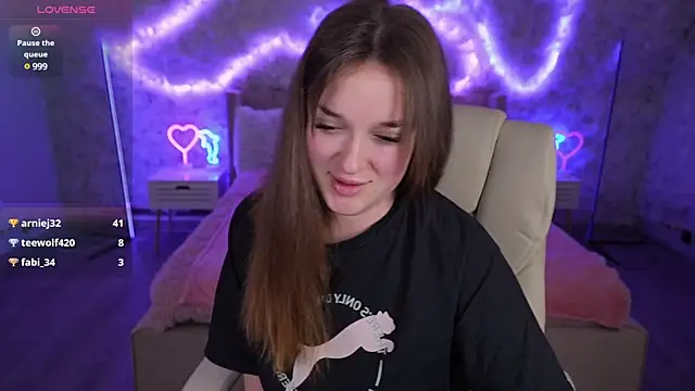 DonnaLustt online show from 10, 3, 2025