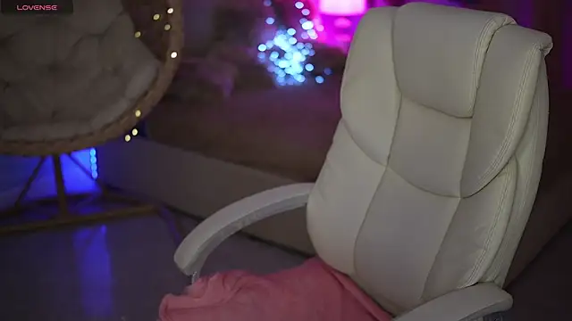 DonnaLustt online show from 16, 4, 2026