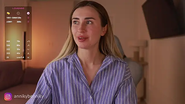 Snapshot of Coconutkittyy chatting on 12, 3, 2025 Coconutkittyy online show from 12, 3, 2025