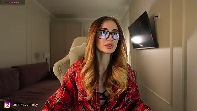 Snapshot of Coconutkittyy chatting on 6, 10, 2025 Coconutkittyy online show from 6, 10, 2025