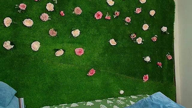 Huge Titties  online show from 22, 2, 2026