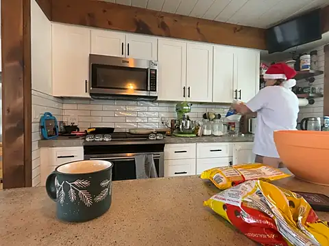 MissSwitch online show from 19, 12, 2024