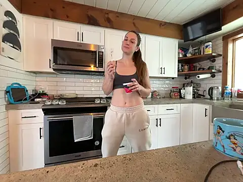 MissSwitch online show from 28, 1, 2025