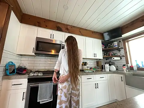 MissSwitch online show from 16, 1, 2025