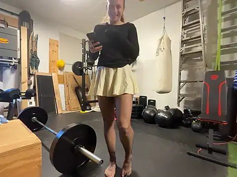 MissSwitch online show from 4, 2, 2025