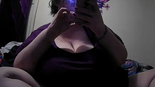 Alli Kat online show from 8, 11, 2025